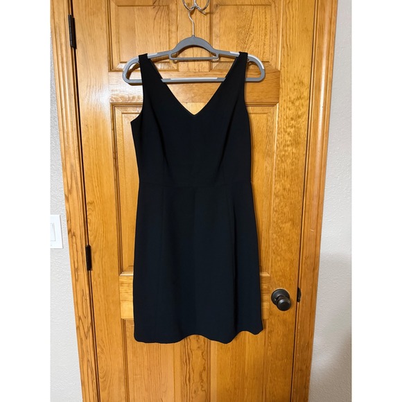 Liz Claiborne Dresses & Skirts - Liz Claiborne Black V Neck Sleeveless Sheath Dress Size 12
